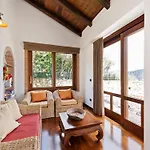Villa In San Mango With Pool And Hot Tub