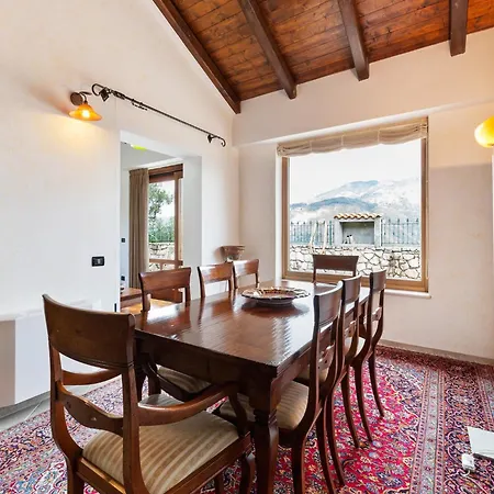 Villa In San Mango With Pool And Hot Tub San Mango d'Aquino