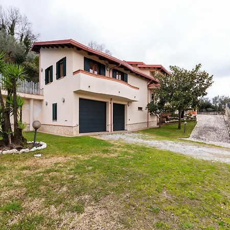 Villa In San Mango With Pool And Hot Tub *