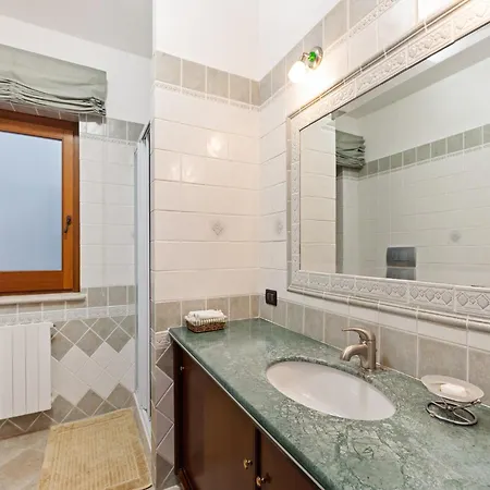 In San Mango With Pool And Hot Tub