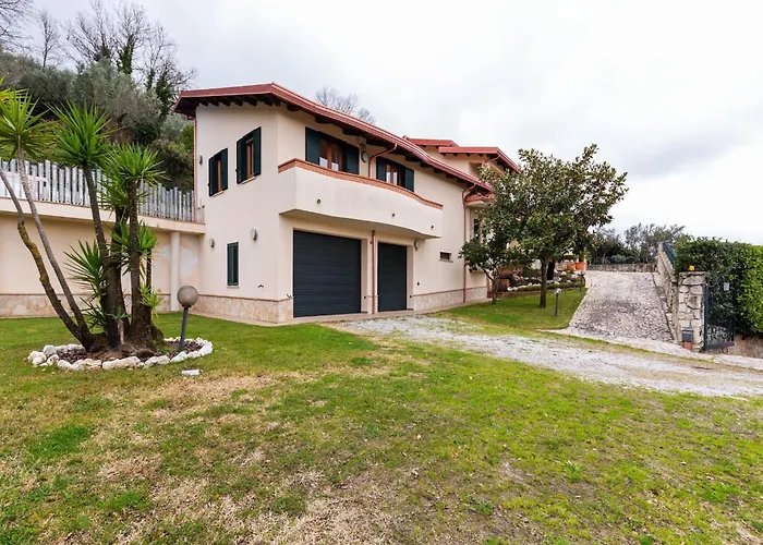 Villa In San Mango With Pool And Hot Tub *