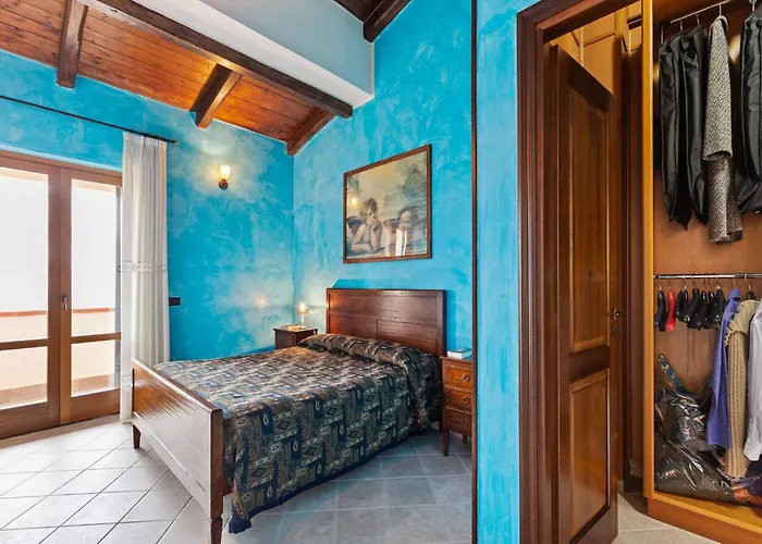 Villa In San Mango With Pool And Hot Tub *