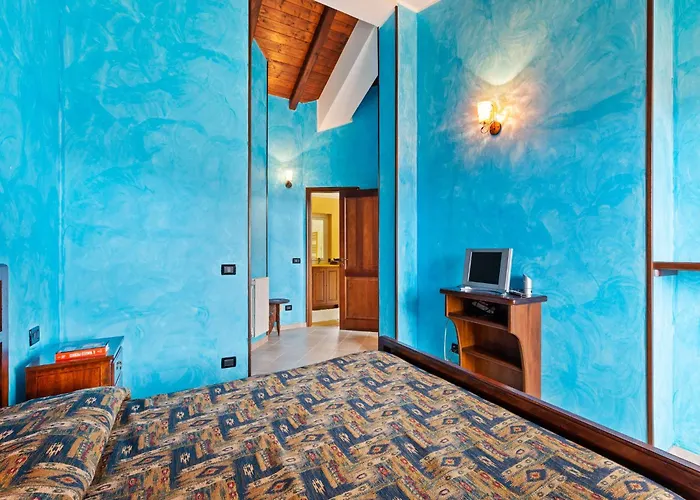 In San Mango With Pool And Hot Tub *