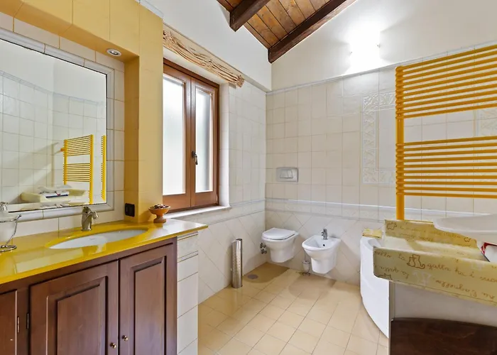 In San Mango With Pool And Hot Tub