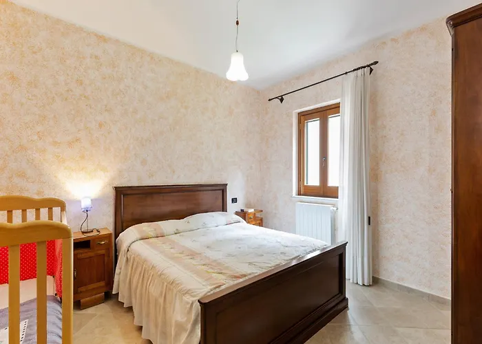 Villa In San Mango With Pool And Hot Tub